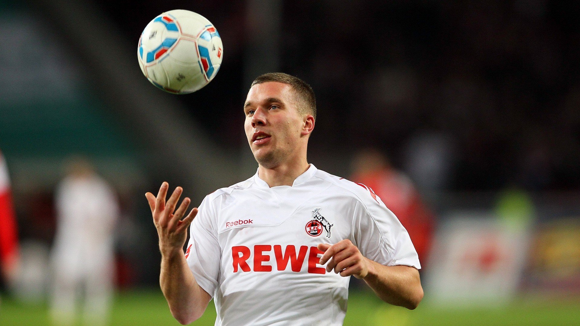 凯恩连续十五场比赛得分超过战术调整，MAD不断突破！气势如虹延续的简单介绍